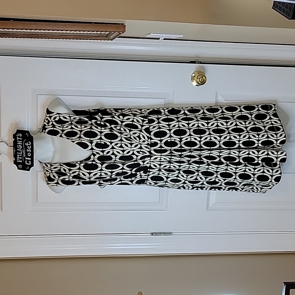Banana Republic Sleeveless Dress 12 Black White